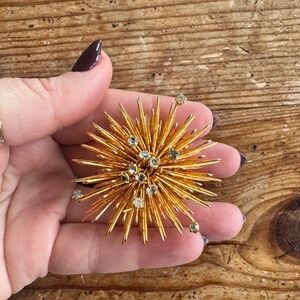 Vintage MCM Midcentury Atomic Retro Star Burst Gold Lapel Pin Brooch